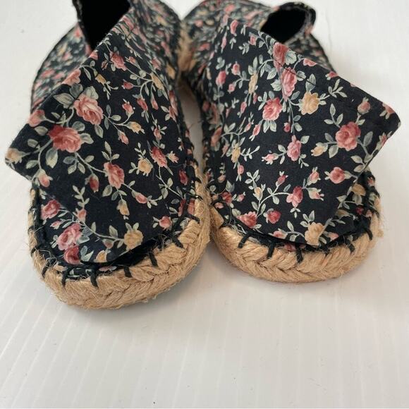 🆕 Capelli New York floral espadrille slip on flats size 8 - Picture 7 of 8